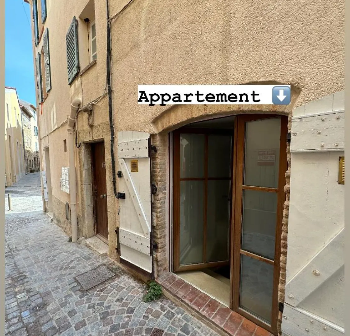 Studio Vieil Antibes Rue Du Bateau 0*,  France