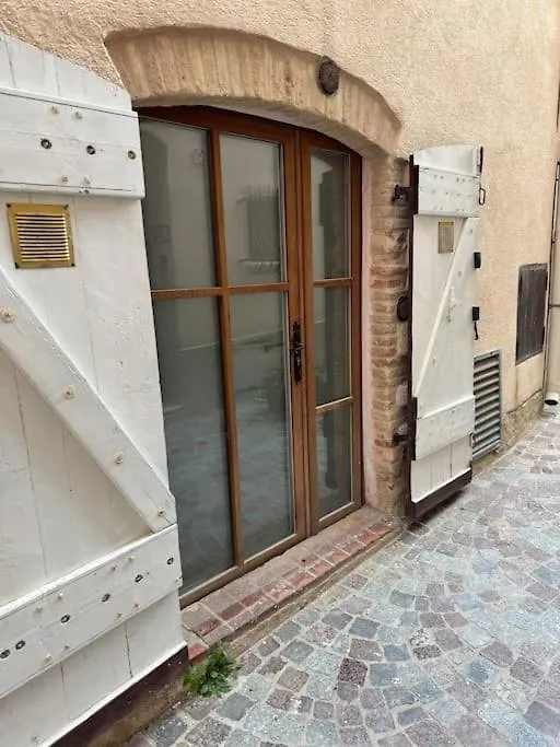 Studio Vieil Antibes Rue Du Bateau Francia